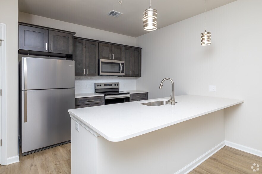 2BR, 2BA -1148SF - Kitchen - 2895 Easton Ave