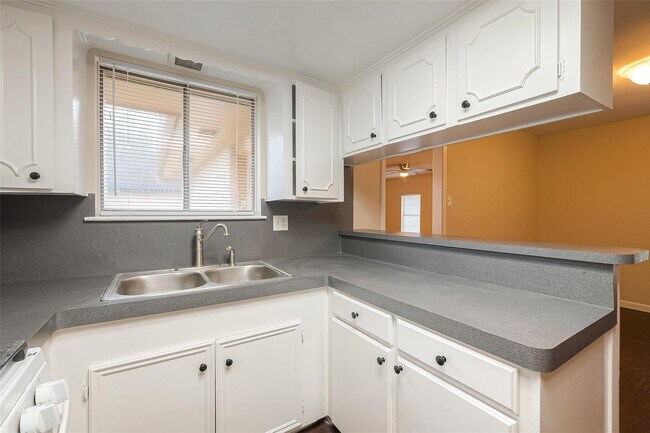 Building Photo - 1447 Willow Rock Rd