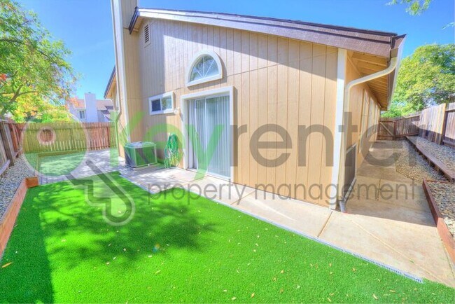 Building Photo - 5627 Terrace Dr