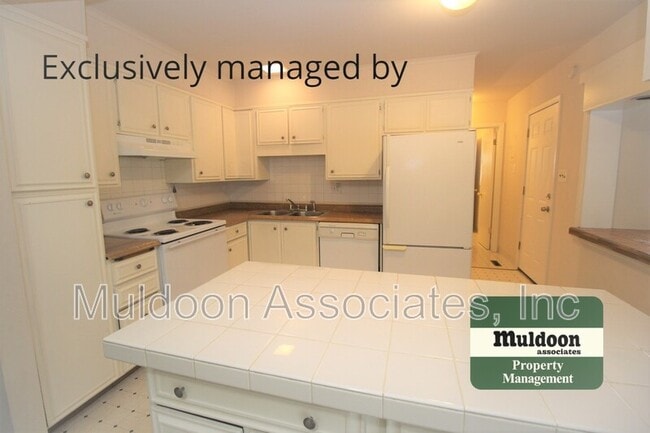 Building Photo - 3026 Drakestone Dr