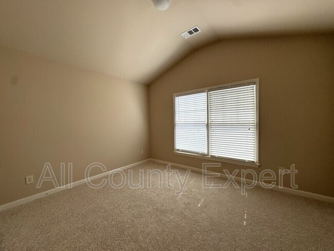 Building Photo - 1065 Township Cir
