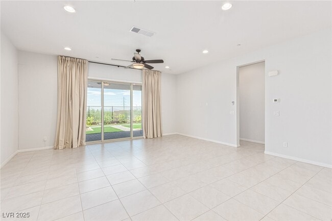 Building Photo - 298 Nine Mile Creek Dr