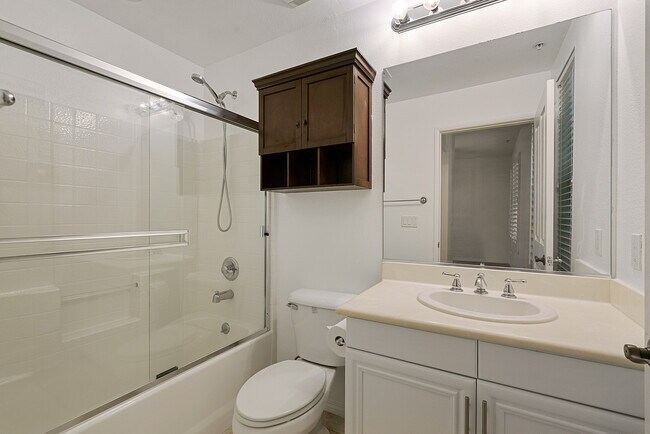 Building Photo - 6020 Seabluff Dr