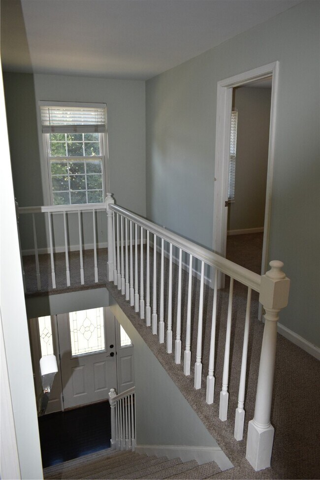 Building Photo - 16407 Westglen Farms Dr