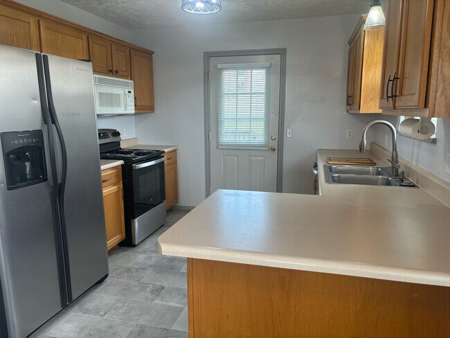 Building Photo - 898 N 22nd St