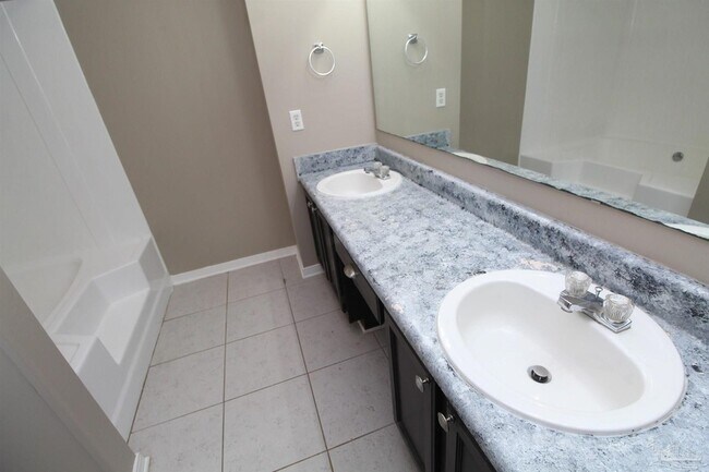 Building Photo - 6923 Cedar Ridge Cir
