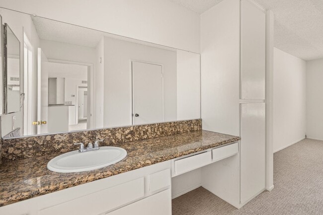 Building Photo - Upgraded Condo with Two Master Suites!!!