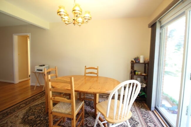Building Photo - Charming 3 Bed 2.5 Bath Brick Home With Sp...