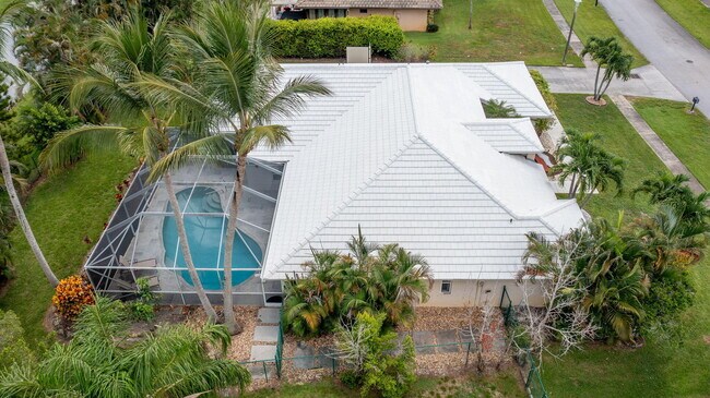 Building Photo - 13660 Folkestone Ct