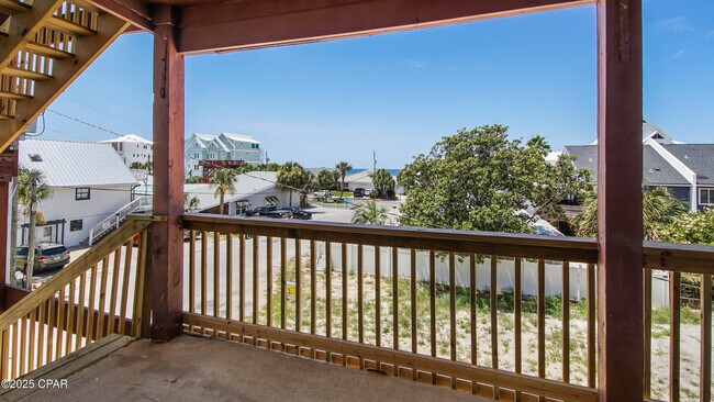 Building Photo - 4114 Holiday Dr