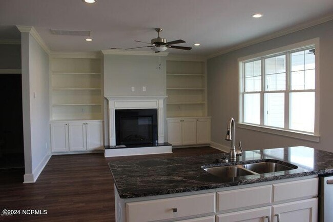 Building Photo - 2100 Remington Ct