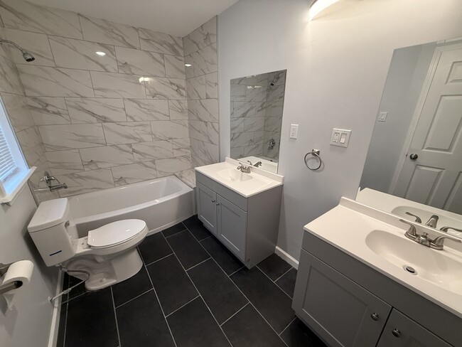 Building Photo - 1031 N Belvedere Blvd