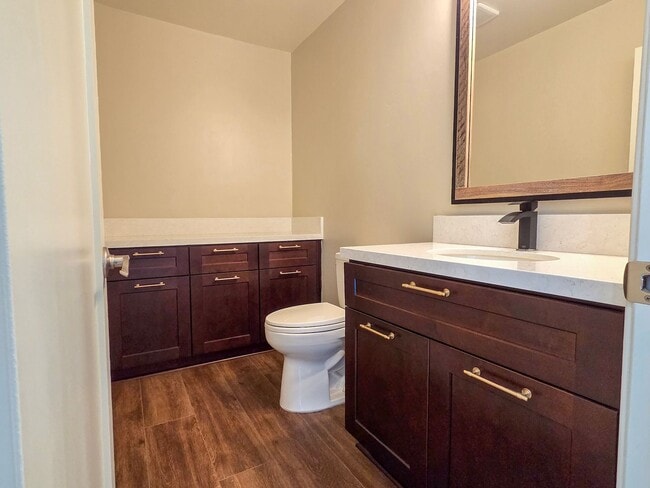Building Photo - Stunning Coastal Retreat in Oceanside with...