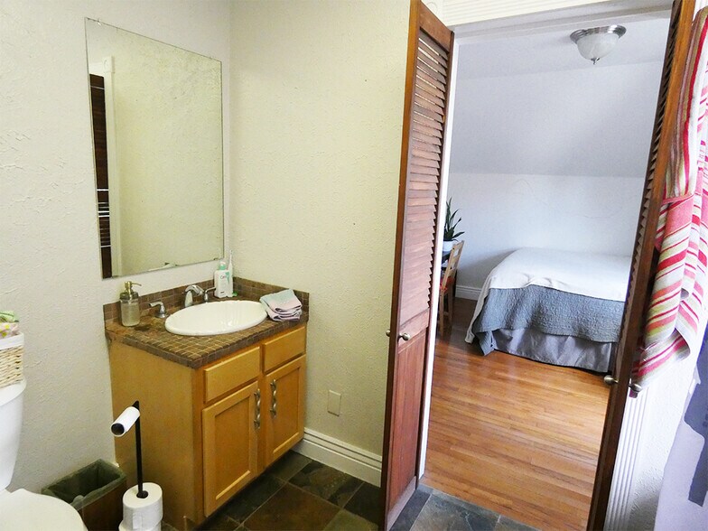 Building Photo - 29 E Dakota Ave