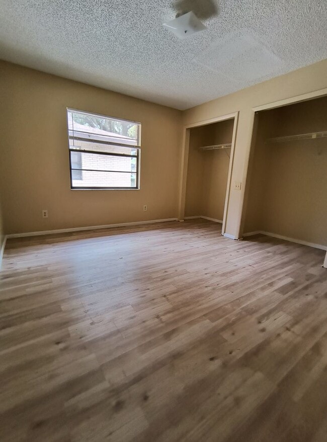 Building Photo - Spacious 3-Bedroom  2 Bathroom Apartment for Rent!