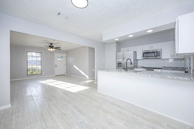 Building Photo - Charming 3-Bed, 1-Bath Home - Fully Remodeled & Move-In Ready!