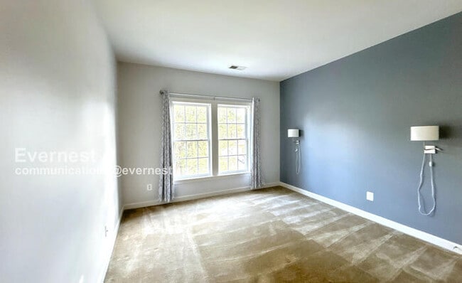 Building Photo - 1013 Dorthea Ct