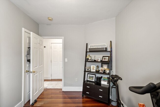 Building Photo - 31 Regent St