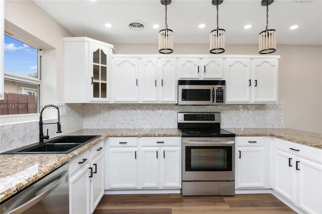 Building Photo - 1507 Harding St