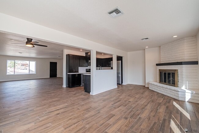 Building Photo - 12175 S Ironwood Dr