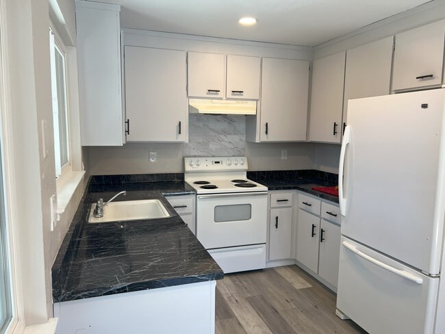 Building Photo - 5181 Oxbow Ct