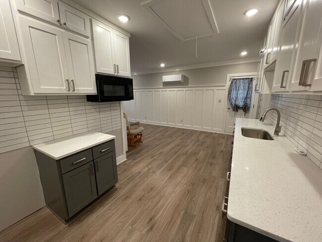 Building Photo - Executive Rental in Horseleg Creek- $3,295