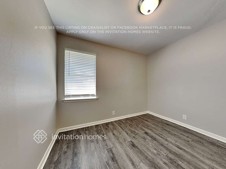 Building Photo - 2417 Moreland Dr