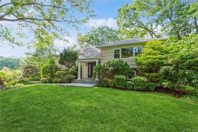 Primary Photo - 2 Merion Dr