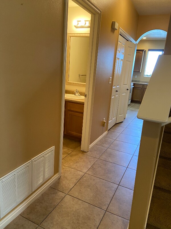 Building Photo - 1349 2910 N