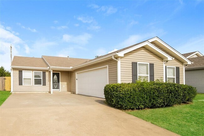 Primary Photo - 2524 Waterleaf Dr