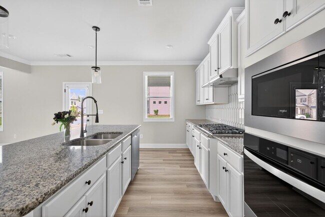 Building Photo - 4407 Silver Oak Dr