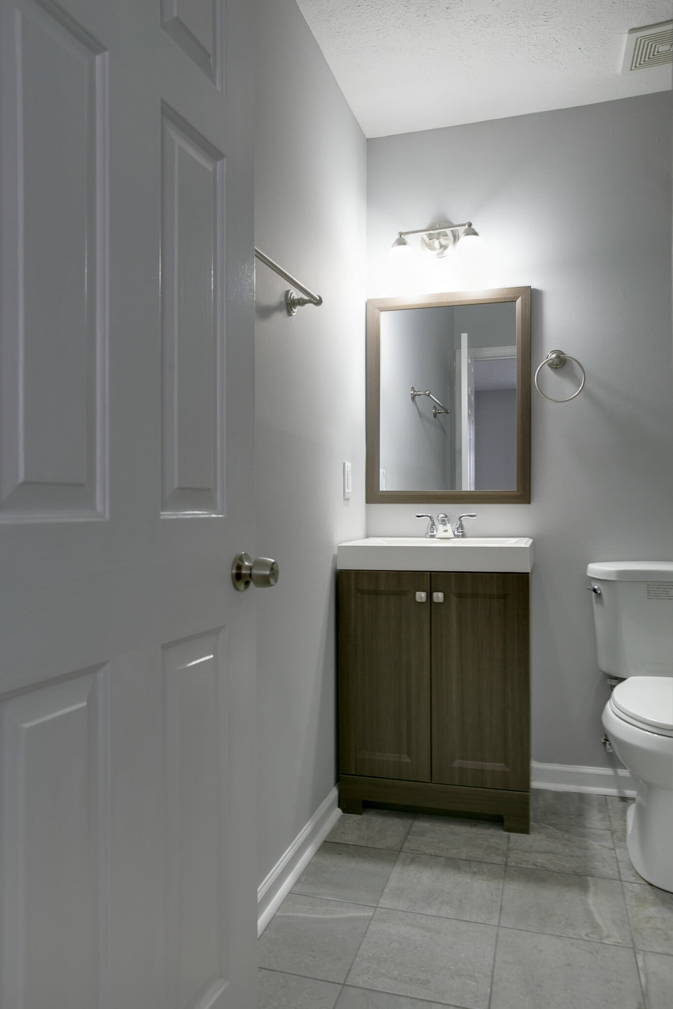 Guest Bathroom - 1139 Alandee St.