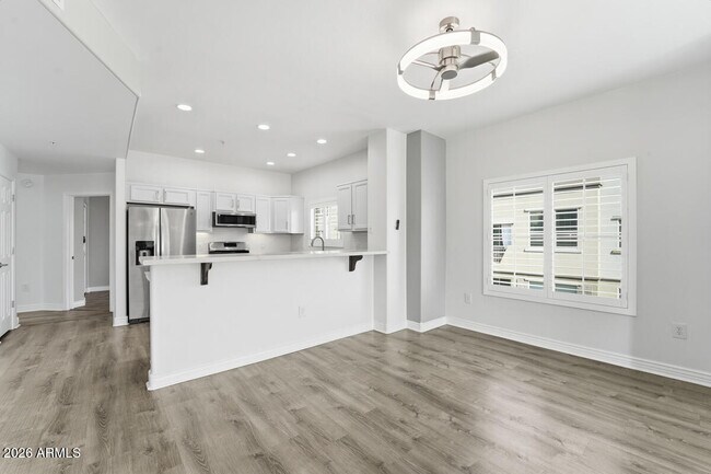 Building Photo - 5450 E Deer Valley Dr