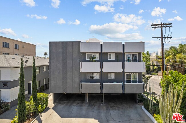 Building Photo - 6350 Willoughby Ave