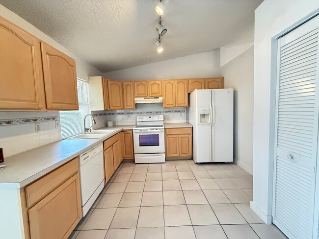 Building Photo - 2731 NW 123rd Ave