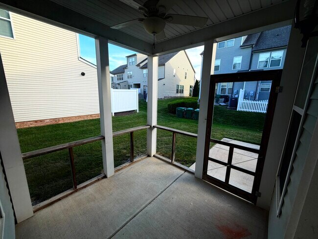 Building Photo - 8217 Center Path Ln