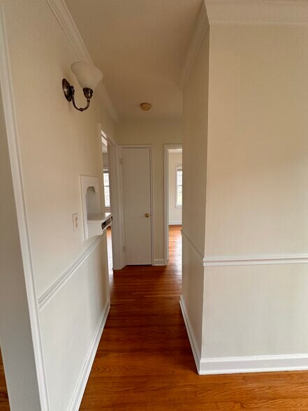 Building Photo - 114 Crescent Ave