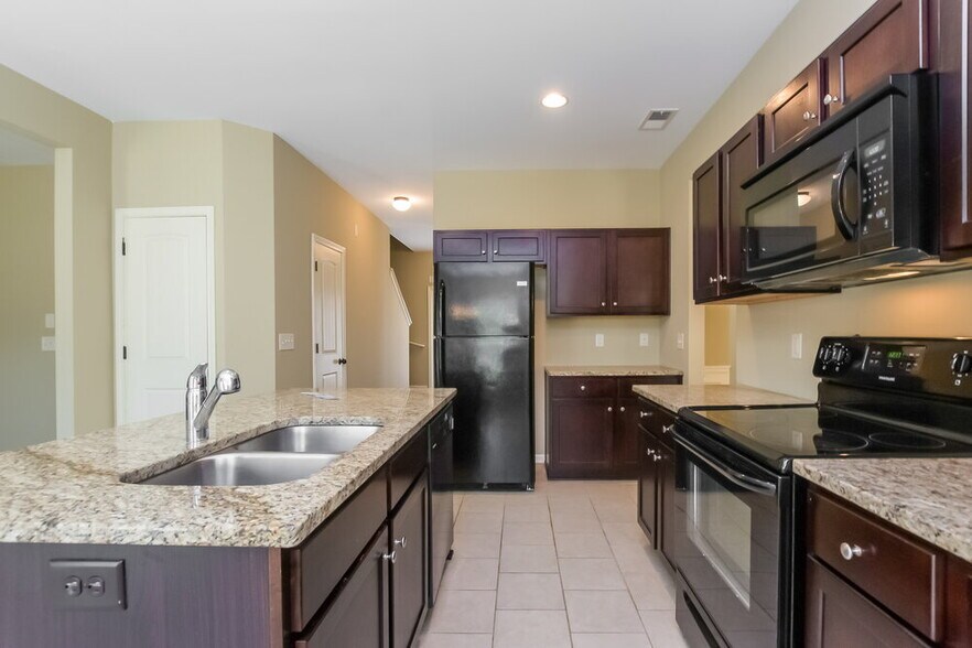 Building Photo - 767 Helm Ln NW