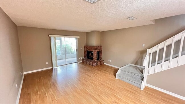 Building Photo - 5167 Lazy Oaks Dr