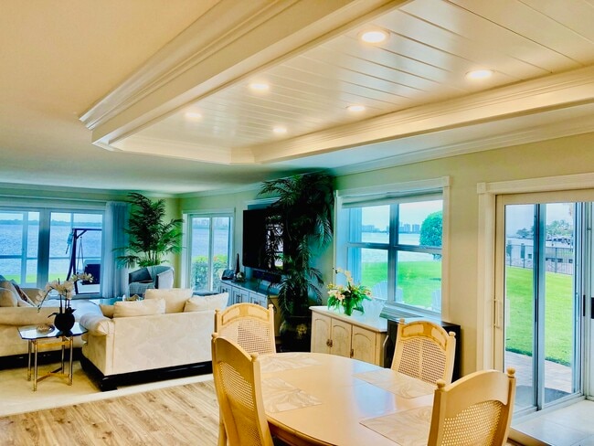 Building Photo - 60 Yacht Club Dr