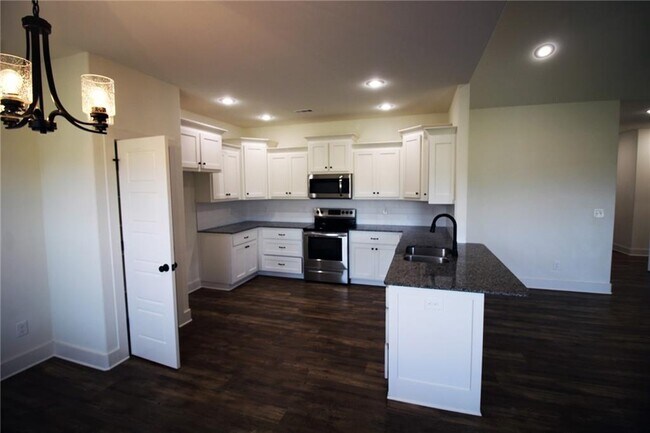 Building Photo - 851 Petit Jean St