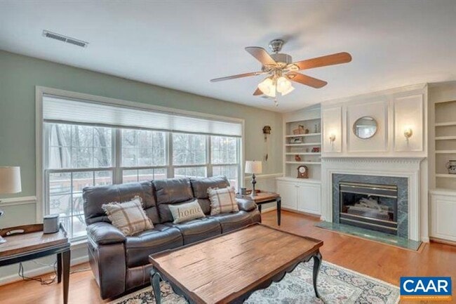 Building Photo - 1150 River Oaks Ln