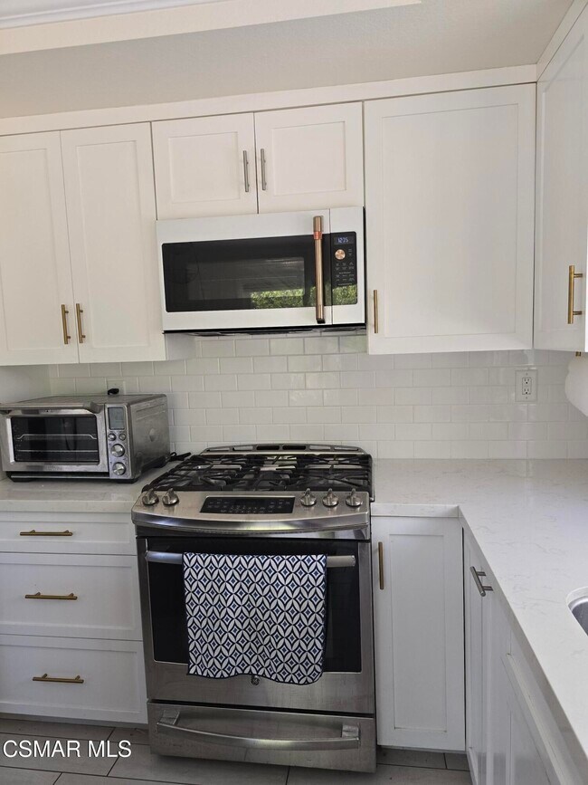 Building Photo - 3017 Klamath Ave