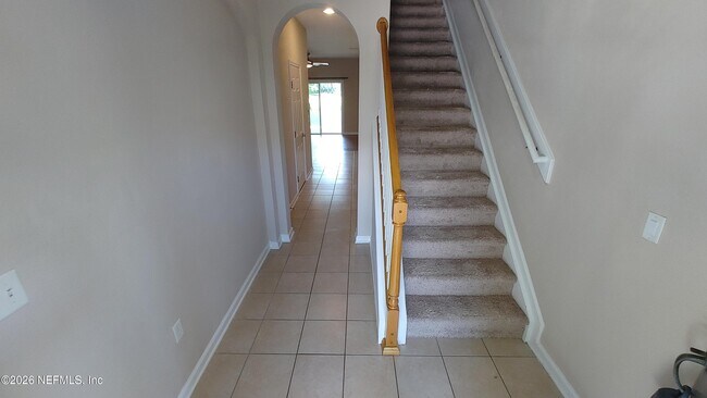 Building Photo - 5976 Pavilion Dr