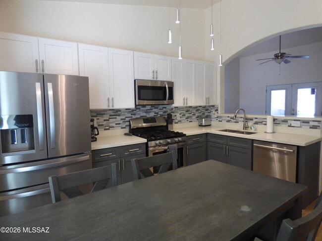 Building Photo - 7192 W Rivulet Dr