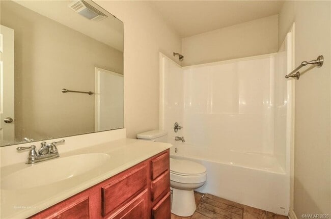 Building Photo - Savannah Place 3 Bed 2 Bath