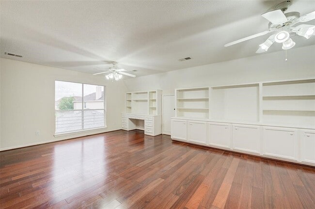 Building Photo - 3615 Whidbey Ct