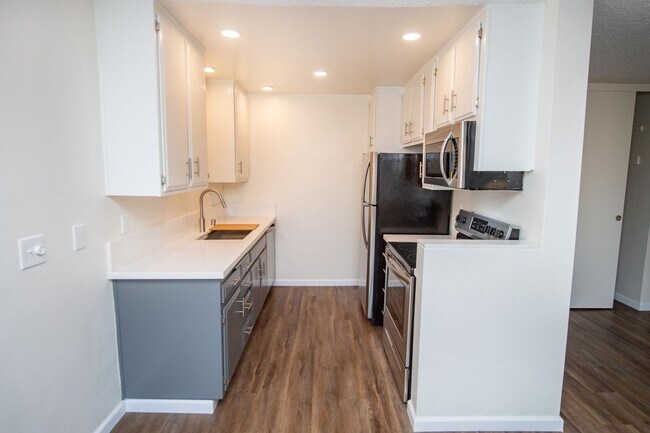 Interior Photo - O'Neil Manor