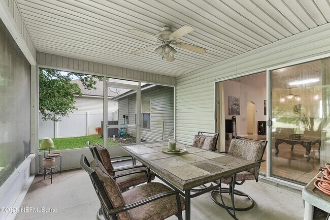 Building Photo - 237 N Hidden Tree Dr