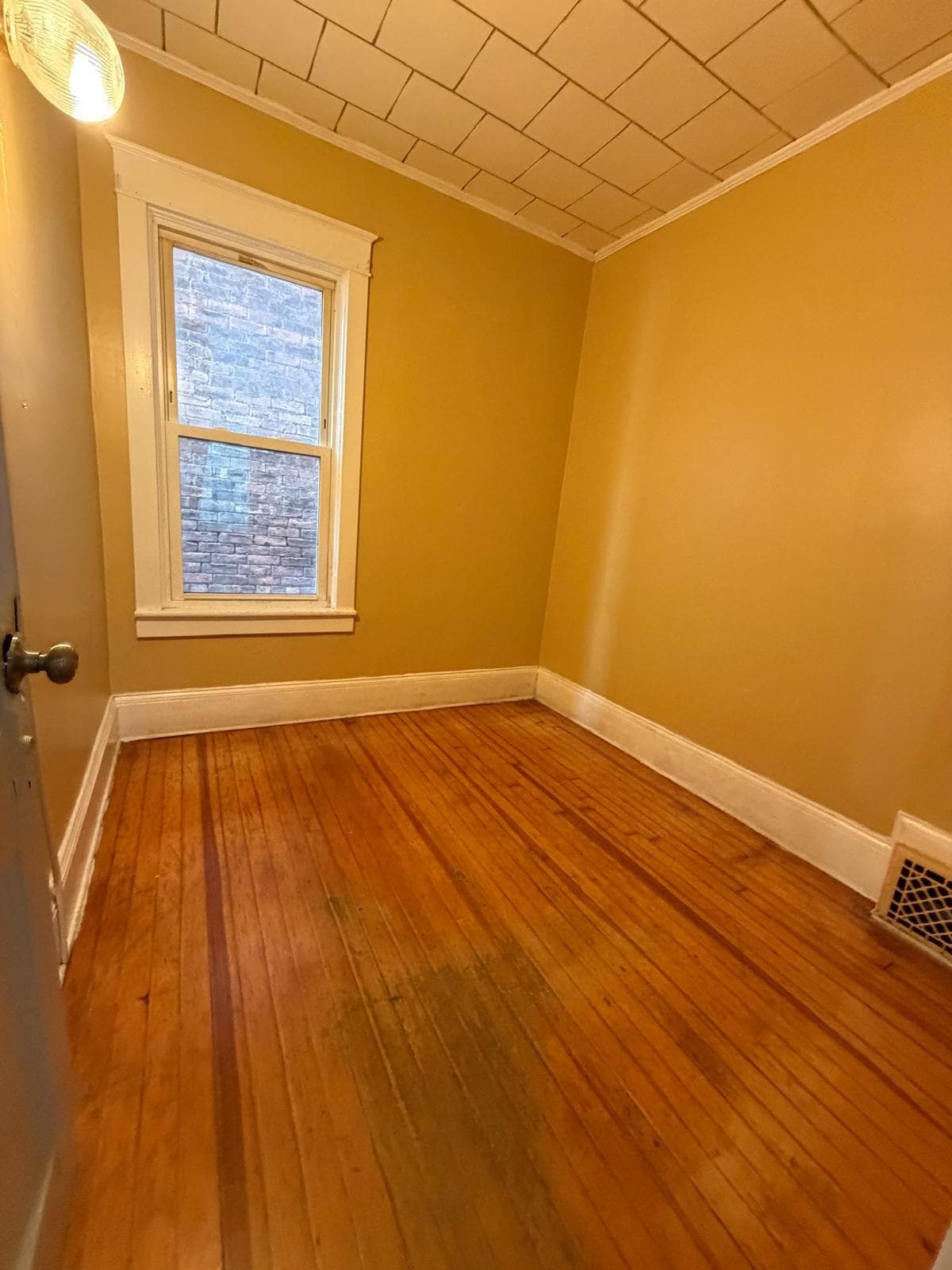 Building Photo - 516 2nd St